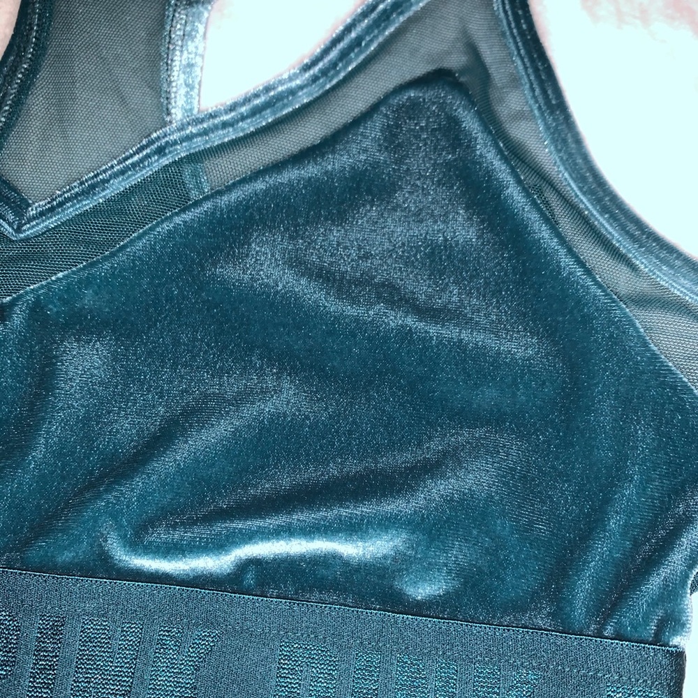 NWOT vs pink velvet sports bra - Picture 6 of 16